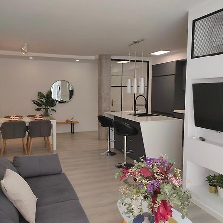 Casa Mallen, Con Amplia Terraza, En El Barrio De Nervion Seville Luaran gambar