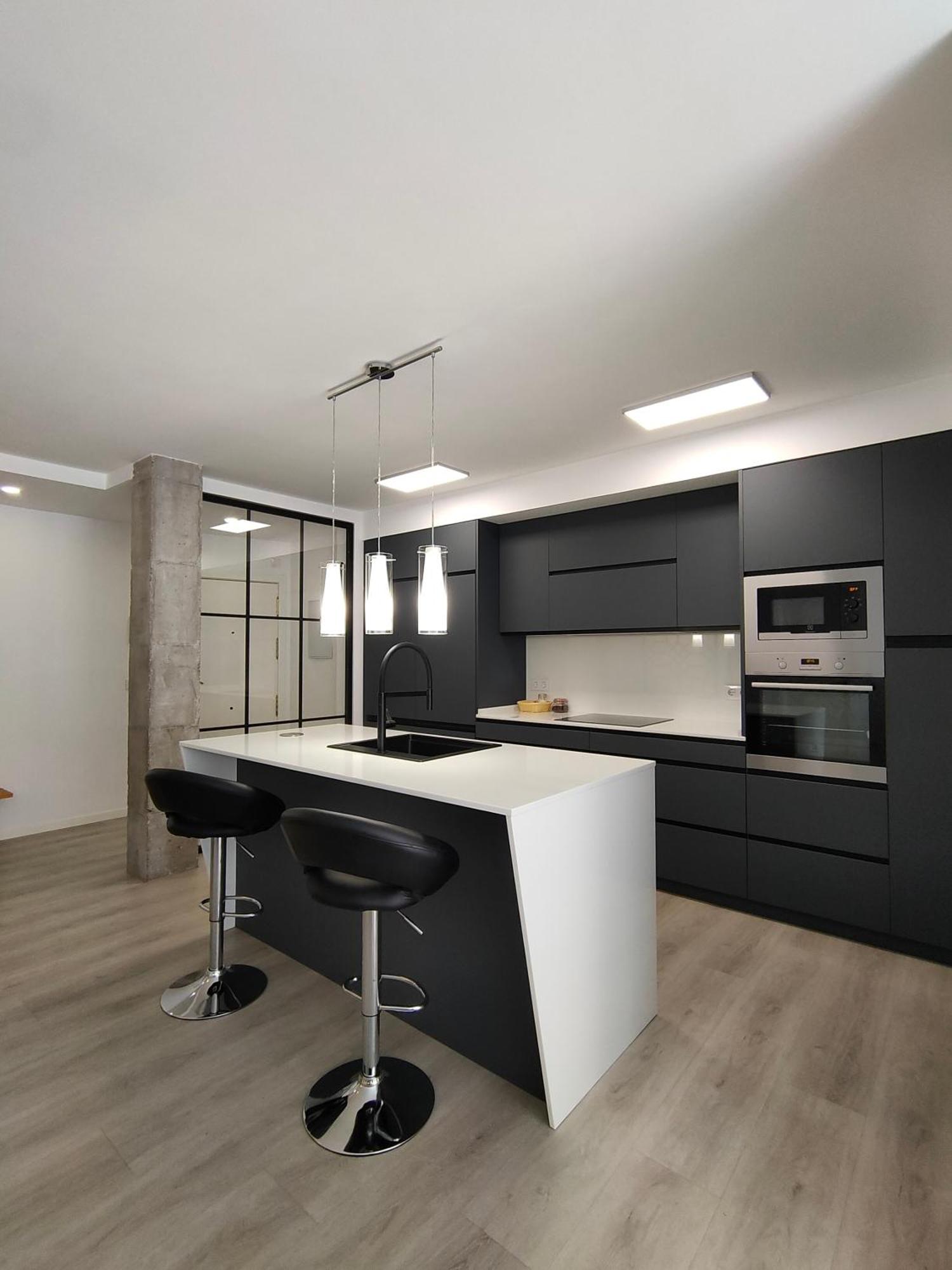 Casa Mallen, Con Amplia Terraza, En El Barrio De Nervion Seville Luaran gambar