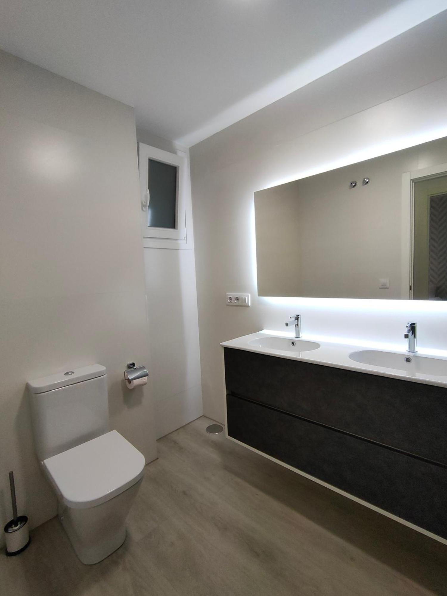 Casa Mallen, Con Amplia Terraza, En El Barrio De Nervion Seville Luaran gambar